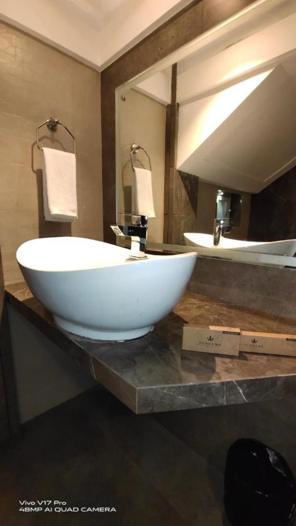 Hotel Supreme - Cuffe Parade image 7