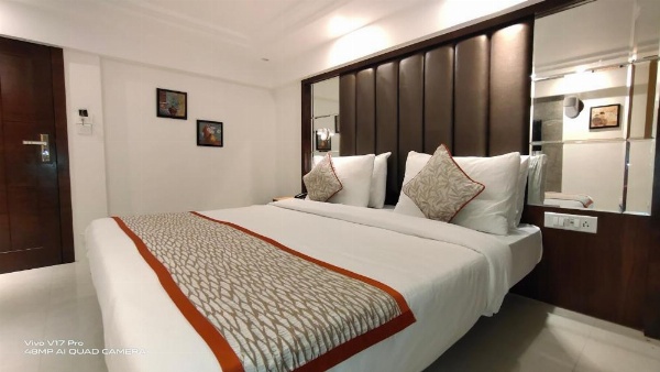 Hotel Supreme - Cuffe Parade image 9